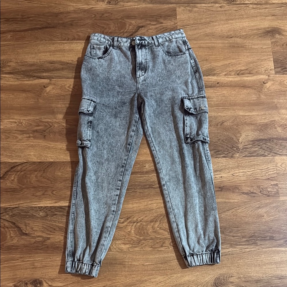 Rue21 Gray Ankle Cropped Jeans with Elastic Cuffs